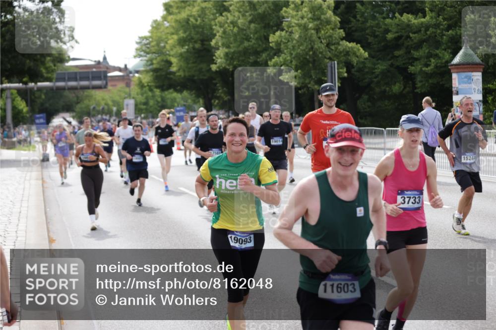 29.06.2025 - hella hamburg halbmarathon Jannik Wohlers http://msf.ph/oto/8162048 29.06.2025 10:20:07 Lombardsbrücke 1011, 1046, 1069, 1471, 1474, 2053, 2478, 3733, 4154, 4166, 4422, 4754, 4869, 5181, 5625, 5831, 6951, 7018, 7131, 8025, 8588, 9722, 9873, 10041, 10613, 10647, 11100, 11603, 11835, 11995, 12056, 12977, 14500, 14502, 14503, 14894, 15180, 15244, 15442, 15481, 15513, 16254, 16638, 17581, 17671, 17987, 18007, 18423, 18908, 19014, 19093 meine-sportfotos.de