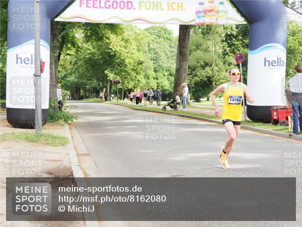29.06.2025 - hella hamburg halbmarathon MichiJ http://msf.ph/oto/8162080 29.06.2025 10:11:44 Zwischen KM18-KM19 14766, 16120, 17402 meine-sportfotos.de