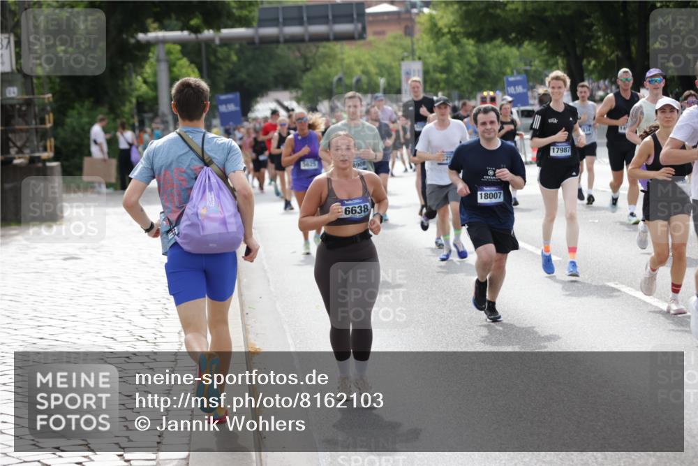 29.06.2025 - hella hamburg halbmarathon Jannik Wohlers http://msf.ph/oto/8162103 29.06.2025 10:20:09 Lombardsbrücke 1011, 1046, 1069, 1471, 1474, 2053, 2478, 2834, 3733, 3781, 4154, 4166, 4288, 4422, 4754, 4869, 5181, 5625, 5831, 6951, 7131, 8588, 9722, 10041, 10613, 10647, 11100, 11603, 11835, 11995, 12056, 12977, 14500, 14502, 14503, 14894, 15180, 15244, 15442, 15513, 16135, 16254, 16638, 17581, 17671, 17987, 18007, 18423, 18908, 19014, 19093 meine-sportfotos.de