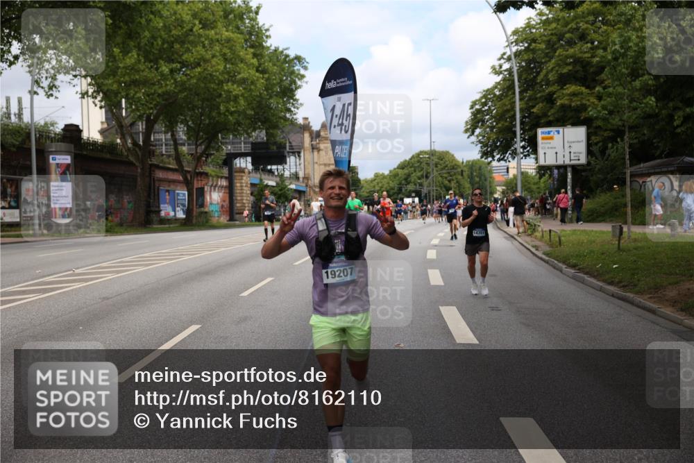 29.06.2025 - hella hamburg halbmarathon Yannick Fuchs http://msf.ph/oto/8162110 29.06.2025 10:39:07 20KM 1413, 1424, 1468, 1520, 1697, 1782, 1941, 2415, 2890, 2970, 3098, 4270, 4691, 4915, 5047, 7710, 8928, 9302, 11809, 13975, 14351, 14464, 14686, 14687, 14703, 15334, 16058, 17097, 17120, 17406, 18539, 18560, 18631, 18806, 19207 meine-sportfotos.de