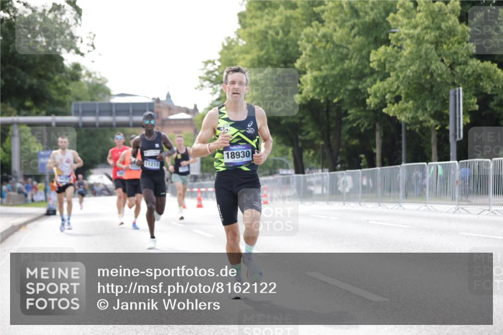 29.06.2025 - hella hamburg halbmarathon Jannik Wohlers http://msf.ph/oto/8162122 29.06.2025 09:40:07 Lombardsbrücke 34, 54, 5253, 6530, 6816, 9151, 9447, 9475, 11210, 12678, 14302, 16068, 16245, 16988, 18930 meine-sportfotos.de