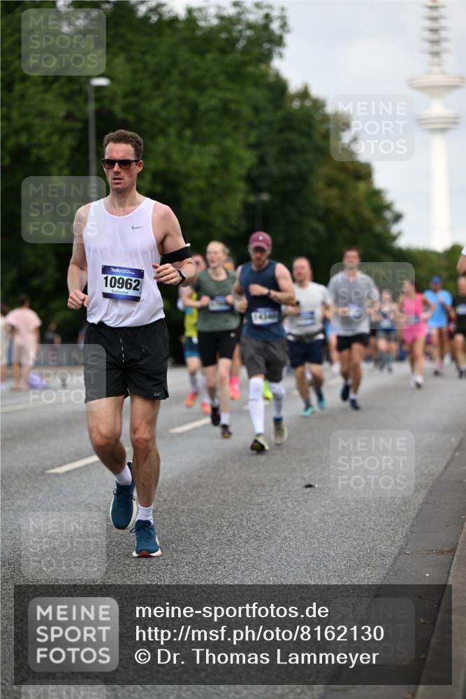 29.06.2025 - hella hamburg halbmarathon Dr. Thomas Lammeyer http://msf.ph/oto/8162130 29.06.2025 10:08:41 Kennedybrücke 1316, 1367, 1377, 1674, 2011, 2463, 2698, 3413, 4146, 4904, 5354, 5365, 5976, 6311, 6709, 8089, 8217, 9280, 10213, 10756, 10962 meine-sportfotos.de