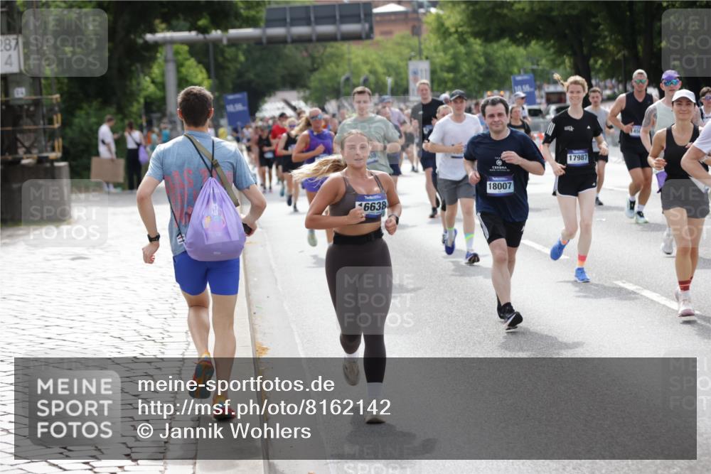 29.06.2025 - hella hamburg halbmarathon Jannik Wohlers http://msf.ph/oto/8162142 29.06.2025 10:20:09 Lombardsbrücke 1011, 1046, 1069, 1471, 1474, 2053, 2478, 2834, 3733, 3781, 4154, 4166, 4288, 4422, 4754, 4869, 5181, 5625, 5831, 6951, 7131, 8588, 9722, 10041, 10613, 10647, 11100, 11603, 11835, 11995, 12056, 12977, 14500, 14502, 14503, 14894, 15180, 15244, 15442, 15513, 16135, 16254, 16638, 17581, 17671, 17987, 18007, 18423, 18908, 19014, 19093 meine-sportfotos.de