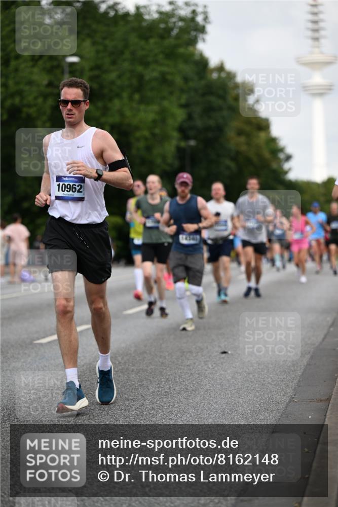 29.06.2025 - hella hamburg halbmarathon Dr. Thomas Lammeyer http://msf.ph/oto/8162148 29.06.2025 10:08:41 Kennedybrücke 1316, 1367, 1377, 1674, 2011, 2463, 2698, 3413, 4146, 4904, 5354, 5365, 5976, 6311, 6709, 8089, 8217, 9280, 10213, 10756, 10962 meine-sportfotos.de