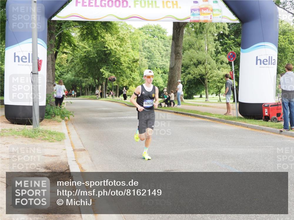 29.06.2025 - hella hamburg halbmarathon MichiJ http://msf.ph/oto/8162149 29.06.2025 10:12:04 Zwischen KM18-KM19 10650 meine-sportfotos.de