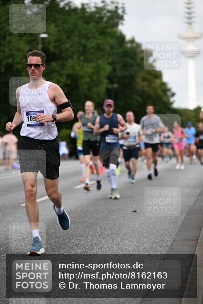 29.06.2025 - hella hamburg halbmarathon Dr. Thomas Lammeyer http://msf.ph/oto/8162163 29.06.2025 10:08:41 Kennedybrücke 1316, 1367, 1377, 1674, 2011, 2463, 2698, 3413, 4146, 4904, 5354, 5365, 5976, 6311, 6709, 8089, 8217, 9280, 10213, 10756, 10962 meine-sportfotos.de