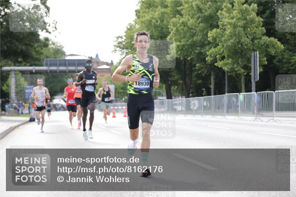 29.06.2025 - hella hamburg halbmarathon Jannik Wohlers http://msf.ph/oto/8162176 29.06.2025 09:40:07 Lombardsbrücke 34, 54, 5253, 6530, 6816, 9151, 9447, 9475, 11210, 12678, 14302, 16068, 16245, 16988, 18930 meine-sportfotos.de
