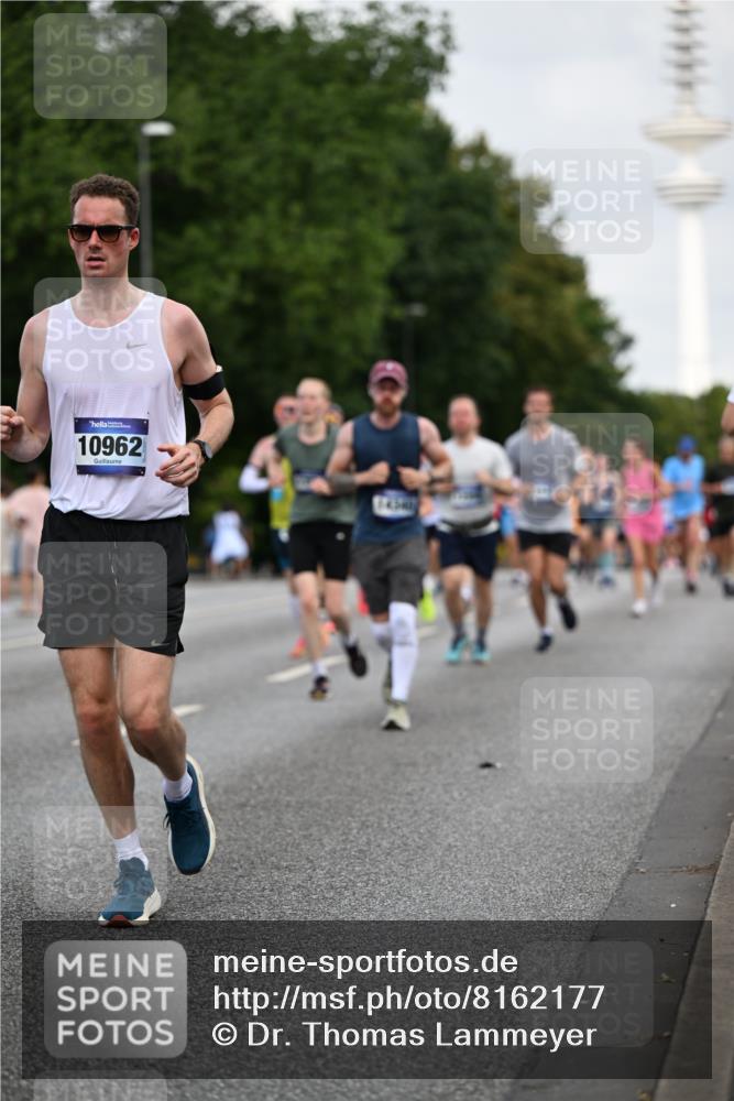 29.06.2025 - hella hamburg halbmarathon Dr. Thomas Lammeyer http://msf.ph/oto/8162177 29.06.2025 10:08:42 Kennedybrücke 1316, 1377, 1674, 2011, 2463, 2698, 3413, 3994, 4146, 4904, 5354, 5365, 5976, 6311, 6709, 8089, 8217, 9280, 10213, 10756, 10962 meine-sportfotos.de