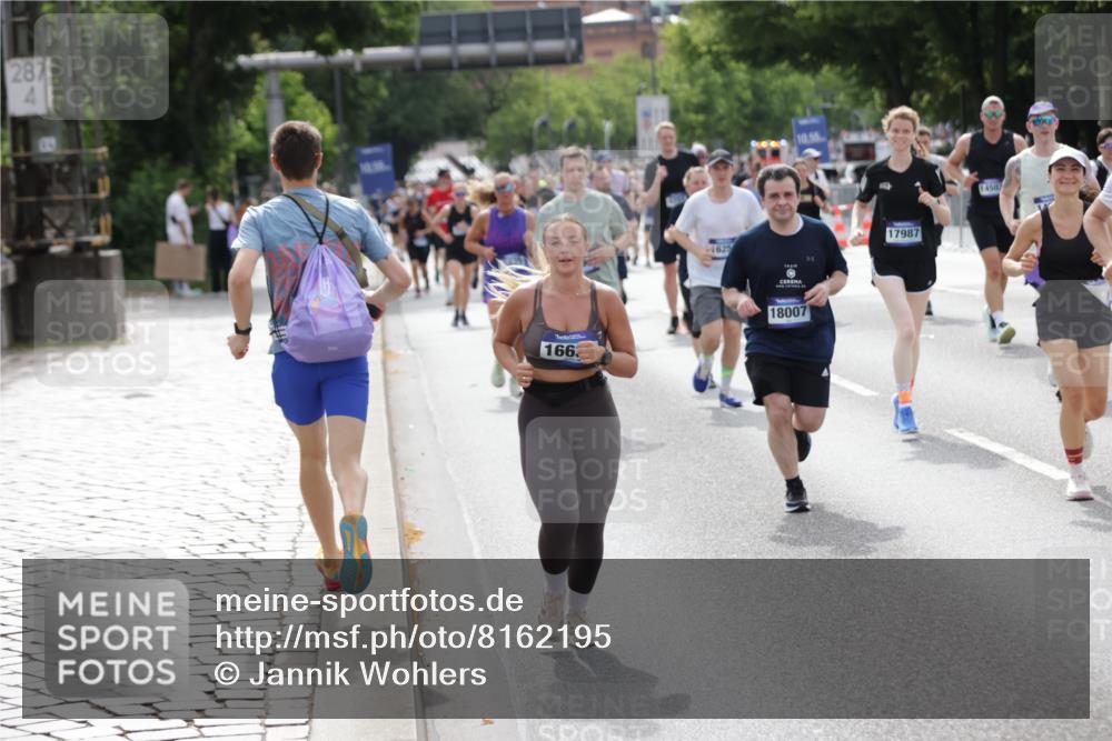 29.06.2025 - hella hamburg halbmarathon Jannik Wohlers http://msf.ph/oto/8162195 29.06.2025 10:20:09 Lombardsbrücke 1011, 1046, 1069, 1471, 1474, 2053, 2478, 2834, 3733, 3781, 4154, 4166, 4288, 4422, 4754, 4869, 5181, 5625, 5831, 6951, 7131, 8588, 9722, 10041, 10613, 10647, 11100, 11603, 11835, 11995, 12056, 12977, 14500, 14502, 14503, 14894, 15180, 15244, 15442, 15513, 16135, 16254, 16638, 17581, 17671, 17987, 18007, 18423, 18908, 19014, 19093 meine-sportfotos.de