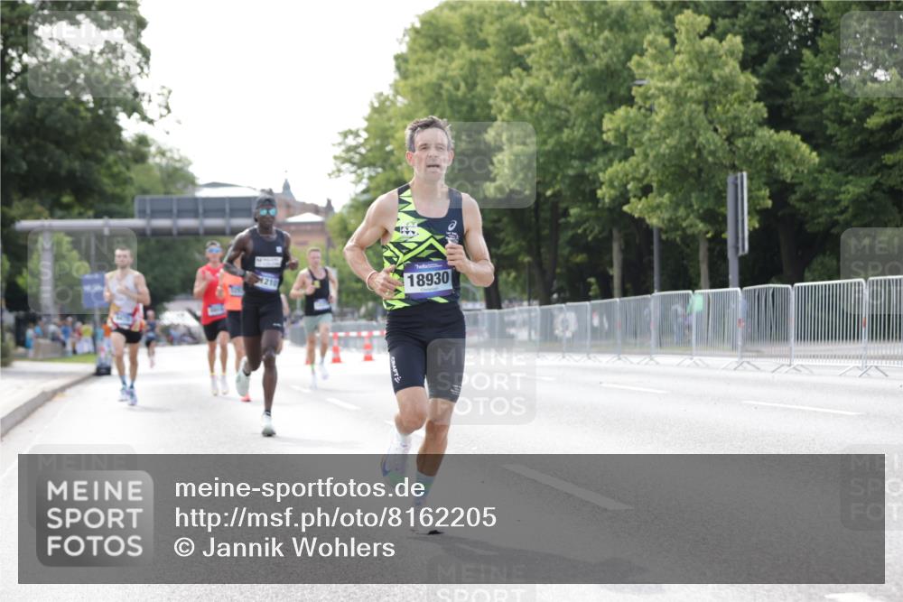 29.06.2025 - hella hamburg halbmarathon Jannik Wohlers http://msf.ph/oto/8162205 29.06.2025 09:40:07 Lombardsbrücke 34, 54, 5253, 6530, 6816, 9151, 9447, 9475, 11210, 12678, 14302, 16068, 16245, 16988, 18930 meine-sportfotos.de