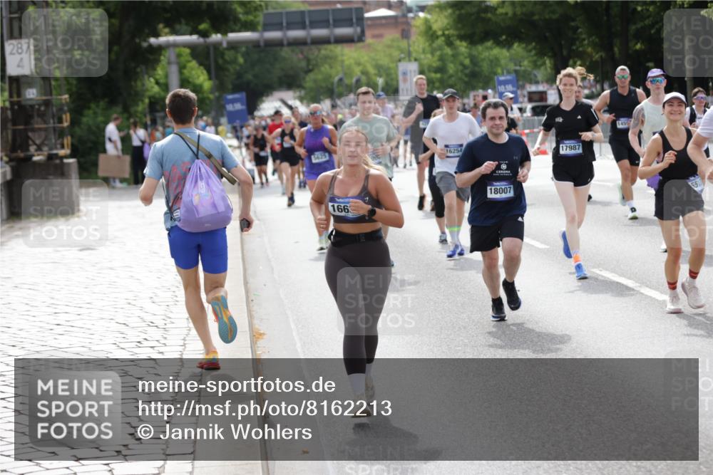29.06.2025 - hella hamburg halbmarathon Jannik Wohlers http://msf.ph/oto/8162213 29.06.2025 10:20:10 Lombardsbrücke 1011, 1471, 1474, 2053, 2101, 2325, 2478, 2834, 3733, 3781, 4154, 4166, 4288, 4422, 4754, 4869, 5181, 5625, 6951, 7131, 8588, 9722, 10041, 10613, 10647, 11100, 11603, 11835, 11995, 12056, 12977, 14500, 14502, 14503, 14894, 15180, 15244, 15442, 15513, 16135, 16254, 16638, 17581, 17671, 17987, 18007, 18423, 18908, 19014, 19093 meine-sportfotos.de