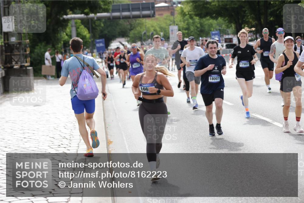 29.06.2025 - hella hamburg halbmarathon Jannik Wohlers http://msf.ph/oto/8162223 29.06.2025 10:20:10 Lombardsbrücke 1011, 1471, 1474, 2053, 2101, 2325, 2478, 2834, 3733, 3781, 4154, 4166, 4288, 4422, 4754, 4869, 5181, 5625, 6951, 7131, 8588, 9722, 10041, 10613, 10647, 11100, 11603, 11835, 11995, 12056, 12977, 14500, 14502, 14503, 14894, 15180, 15244, 15442, 15513, 16135, 16254, 16638, 17581, 17671, 17987, 18007, 18423, 18908, 19014, 19093 meine-sportfotos.de