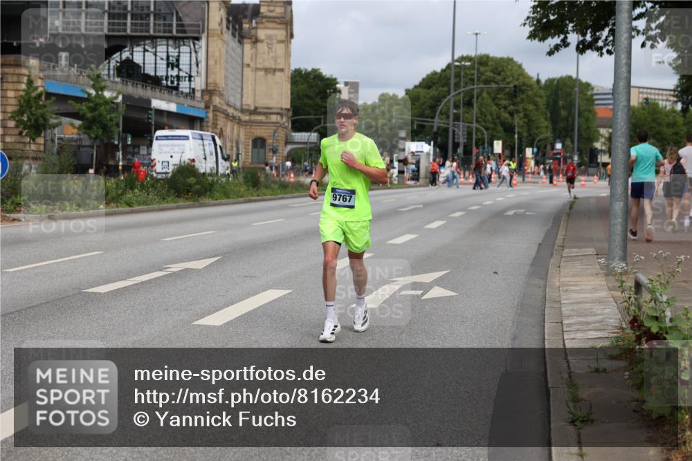 29.06.2025 - hella hamburg halbmarathon Yannick Fuchs http://msf.ph/oto/8162234 29.06.2025 10:21:14 20KM 9767, 14107, 16615, 17003, 17258 meine-sportfotos.de