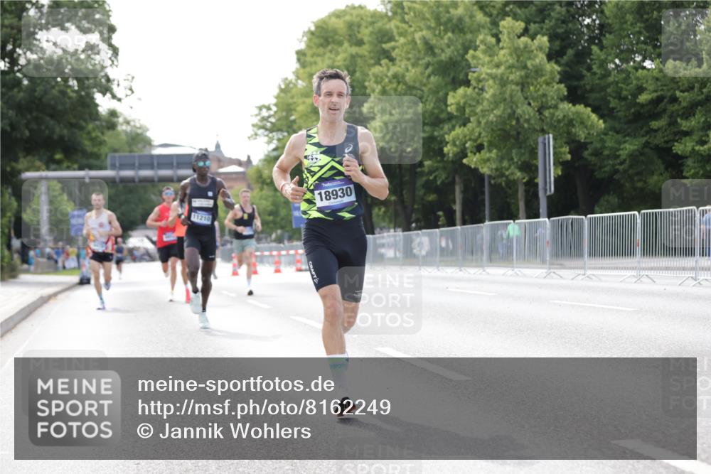 29.06.2025 - hella hamburg halbmarathon Jannik Wohlers http://msf.ph/oto/8162249 29.06.2025 09:40:07 Lombardsbrücke 34, 54, 5253, 6530, 6816, 9151, 9447, 9475, 11210, 12678, 14302, 16068, 16245, 16988, 18930 meine-sportfotos.de