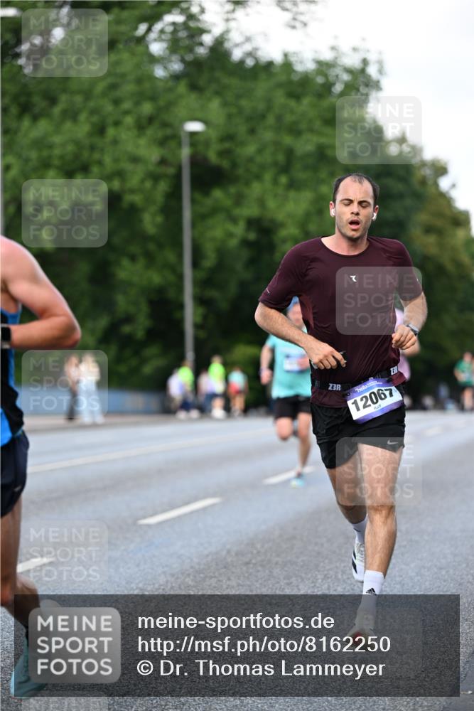 29.06.2025 - hella hamburg halbmarathon Dr. Thomas Lammeyer http://msf.ph/oto/8162250 29.06.2025 09:44:46 Kennedybrücke 2892, 4128, 4571, 6559, 7862, 10234, 10780, 11194 meine-sportfotos.de