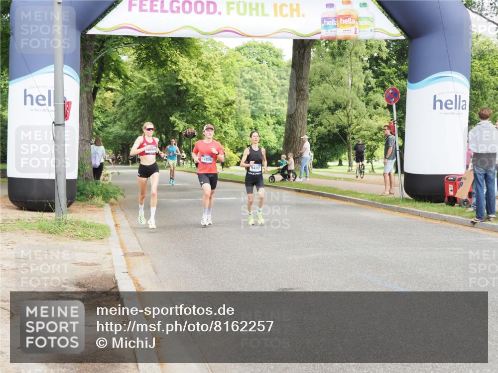 29.06.2025 - hella hamburg halbmarathon MichiJ http://msf.ph/oto/8162257 29.06.2025 10:12:19 Zwischen KM18-KM19 17856 meine-sportfotos.de