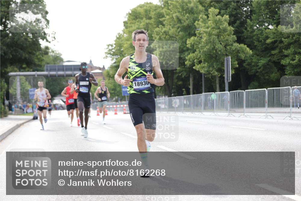 29.06.2025 - hella hamburg halbmarathon Jannik Wohlers http://msf.ph/oto/8162268 29.06.2025 09:40:07 Lombardsbrücke 34, 54, 5253, 6530, 6816, 9151, 9447, 9475, 11210, 12678, 14302, 16068, 16245, 16988, 18930 meine-sportfotos.de