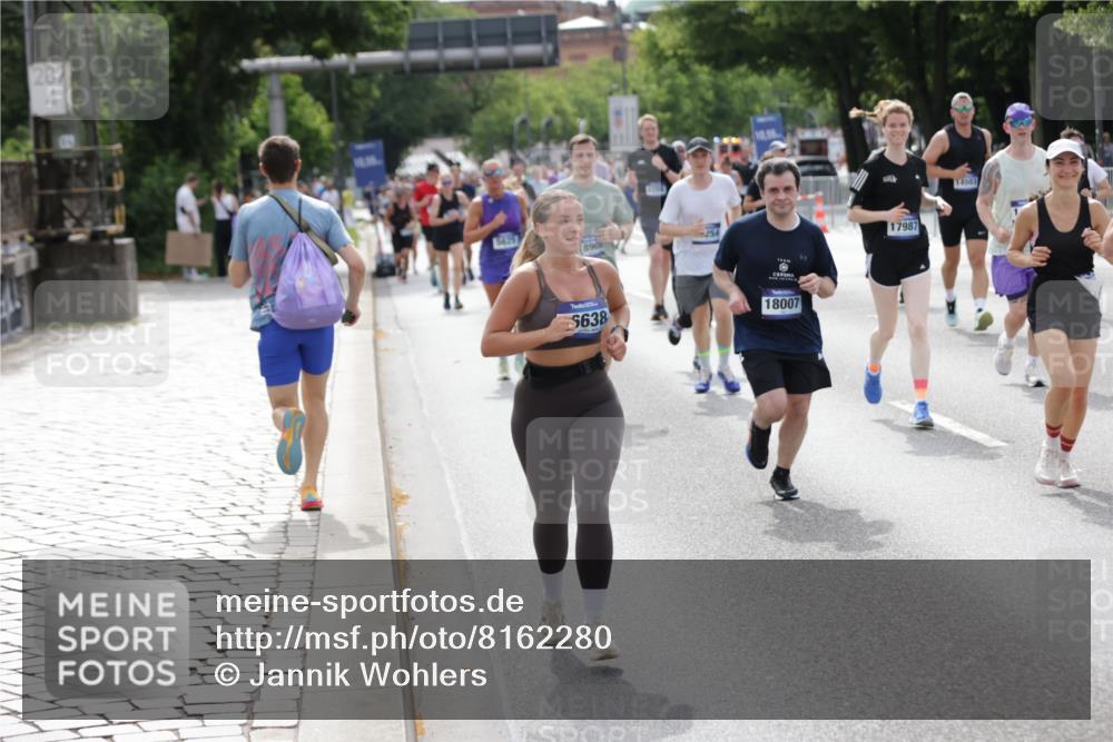 29.06.2025 - hella hamburg halbmarathon Jannik Wohlers http://msf.ph/oto/8162280 29.06.2025 10:20:10 Lombardsbrücke 1011, 1471, 1474, 2053, 2101, 2325, 2478, 2834, 3733, 3781, 4154, 4166, 4288, 4422, 4754, 4869, 5181, 5625, 6951, 7131, 8588, 9722, 10041, 10613, 10647, 11100, 11603, 11835, 11995, 12056, 12977, 14500, 14502, 14503, 14894, 15180, 15244, 15442, 15513, 16135, 16254, 16638, 17581, 17671, 17987, 18007, 18423, 18908, 19014, 19093 meine-sportfotos.de