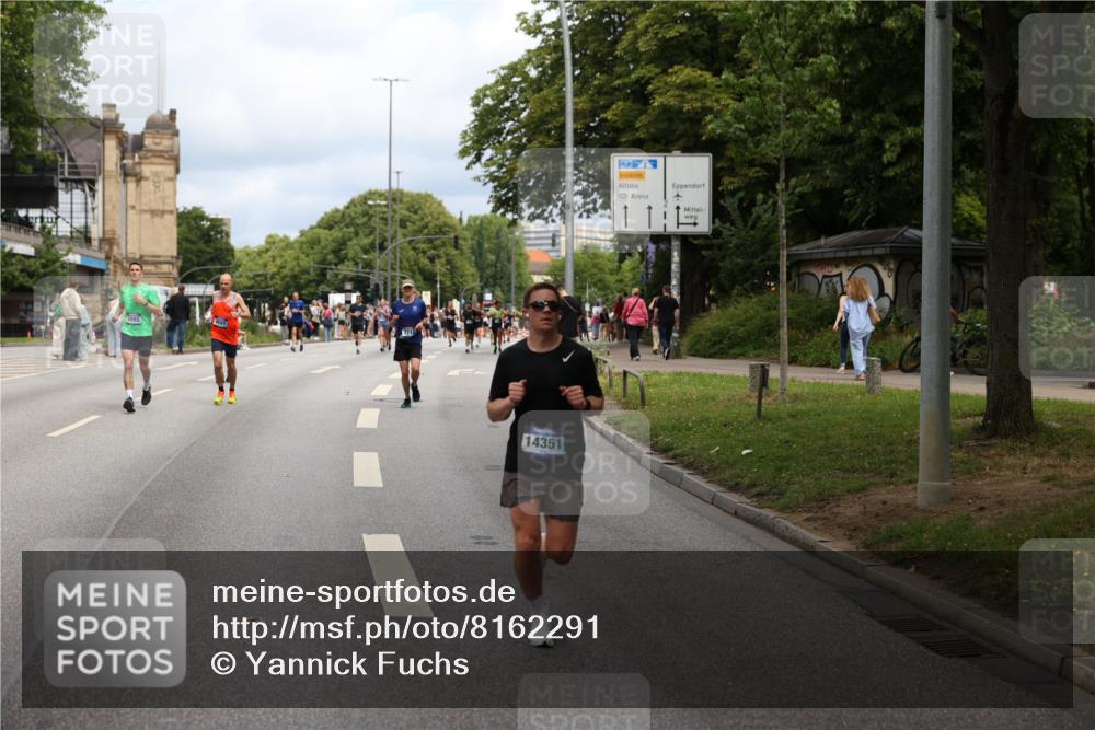 29.06.2025 - hella hamburg halbmarathon Yannick Fuchs http://msf.ph/oto/8162291 29.06.2025 10:39:09 20KM 1413, 1424, 1520, 1697, 2890, 2970, 3098, 4270, 4691, 4915, 5047, 7710, 8928, 9030, 9302, 10313, 11809, 12528, 13975, 14351, 14464, 14686, 14687, 14703, 15334, 16058, 16803, 17120, 17406, 18539, 18631, 19207 meine-sportfotos.de