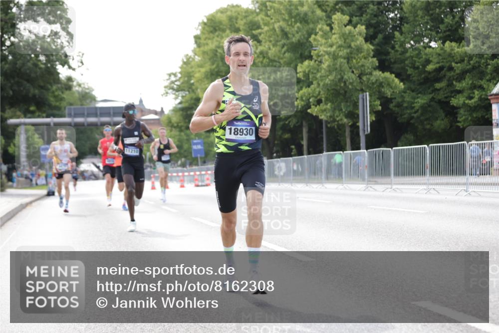 29.06.2025 - hella hamburg halbmarathon Jannik Wohlers http://msf.ph/oto/8162308 29.06.2025 09:40:08 Lombardsbrücke 34, 54, 5253, 6530, 6816, 9151, 9447, 9475, 11210, 12373, 12678, 14302, 16068, 16245, 16988, 18930 meine-sportfotos.de