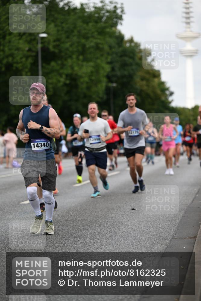 29.06.2025 - hella hamburg halbmarathon Dr. Thomas Lammeyer http://msf.ph/oto/8162325 29.06.2025 10:08:44 Kennedybrücke 1316, 1377, 1674, 2011, 2463, 2698, 3413, 3994, 4146, 4904, 5354, 5365, 5976, 6311, 6709, 8089, 8217, 9280, 10213, 10756, 10962 meine-sportfotos.de