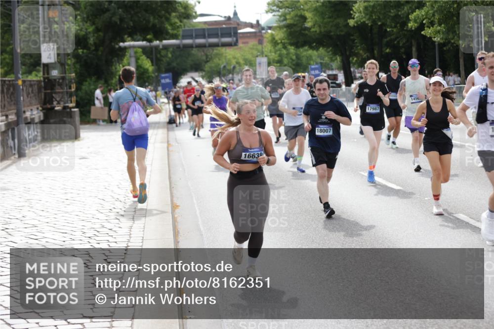 29.06.2025 - hella hamburg halbmarathon Jannik Wohlers http://msf.ph/oto/8162351 29.06.2025 10:20:10 Lombardsbrücke 1011, 1471, 1474, 2053, 2101, 2325, 2478, 2834, 3733, 3781, 4154, 4166, 4288, 4422, 4754, 4869, 5181, 5625, 6951, 7131, 8588, 9722, 10041, 10613, 10647, 11100, 11603, 11835, 11995, 12056, 12977, 14500, 14502, 14503, 14894, 15180, 15244, 15442, 15513, 16135, 16254, 16638, 17581, 17671, 17987, 18007, 18423, 18908, 19014, 19093 meine-sportfotos.de