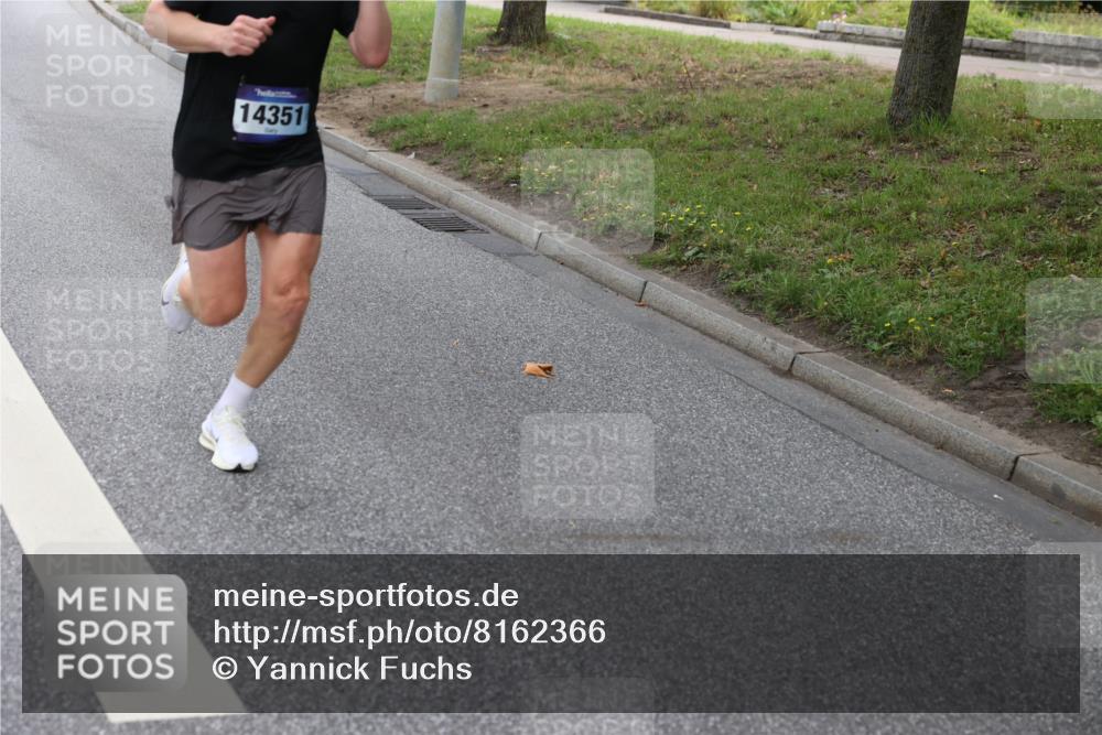 29.06.2025 - hella hamburg halbmarathon Yannick Fuchs http://msf.ph/oto/8162366 29.06.2025 10:39:10 20KM 1413, 1424, 1520, 1697, 2890, 2970, 3098, 3917, 4270, 4691, 4915, 5047, 7710, 8928, 9030, 9302, 10313, 11809, 12528, 13975, 14351, 14464, 14686, 14687, 14703, 15334, 16058, 16803, 17120, 17381, 17382, 17406, 18539, 18631 meine-sportfotos.de