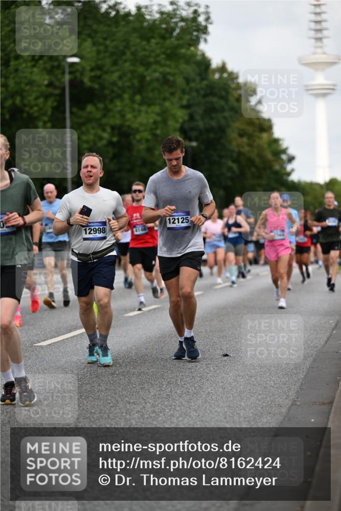 29.06.2025 - hella hamburg halbmarathon Dr. Thomas Lammeyer http://msf.ph/oto/8162424 29.06.2025 10:08:45 Kennedybrücke 1316, 1377, 1674, 2011, 2463, 2698, 3413, 3994, 4146, 4904, 5354, 5365, 5976, 6311, 6709, 8089, 8217, 9280, 10100, 10213, 10709, 10962 meine-sportfotos.de