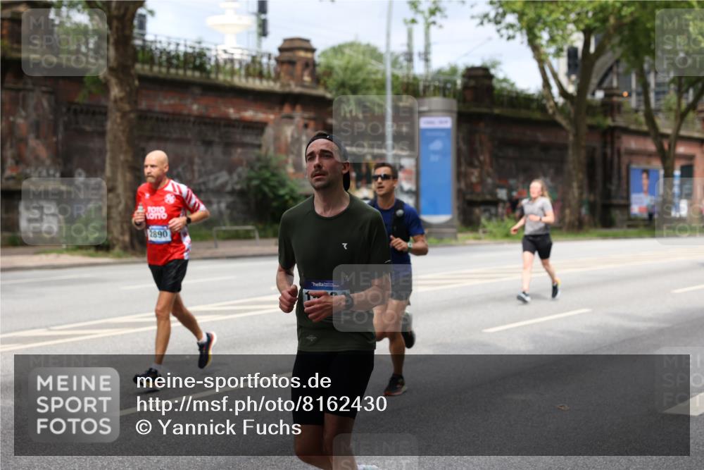 29.06.2025 - hella hamburg halbmarathon Yannick Fuchs http://msf.ph/oto/8162430 29.06.2025 10:39:32 20KM 1171, 1424, 2098, 2188, 2470, 2890, 2970, 3785, 3917, 4270, 4915, 4997, 5047, 5623, 6266, 6375, 6575, 6819, 7087, 7167, 7325, 7709, 7843, 8871, 9030, 9710, 9720, 10064, 10313, 10741, 11688, 12154, 12161, 12528, 12643, 12783, 13919, 15334, 15365, 15651, 15666, 15760, 16058, 16617, 16685, 16689, 16725, 16803, 16834, 17381, 17382, 17544, 17960, 18055, 18407, 18631, 18638, 18689, 18718, 19116 meine-sportfotos.de