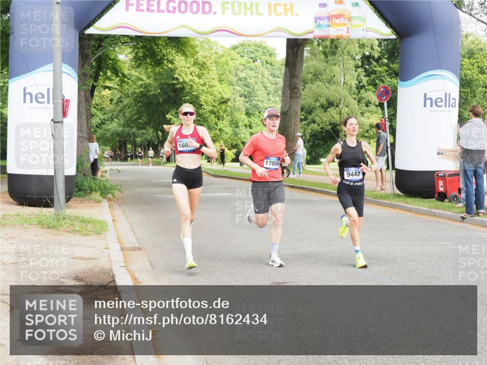 29.06.2025 - hella hamburg halbmarathon MichiJ http://msf.ph/oto/8162434 29.06.2025 10:12:20 Zwischen KM18-KM19 9442, 16068, 17856 meine-sportfotos.de