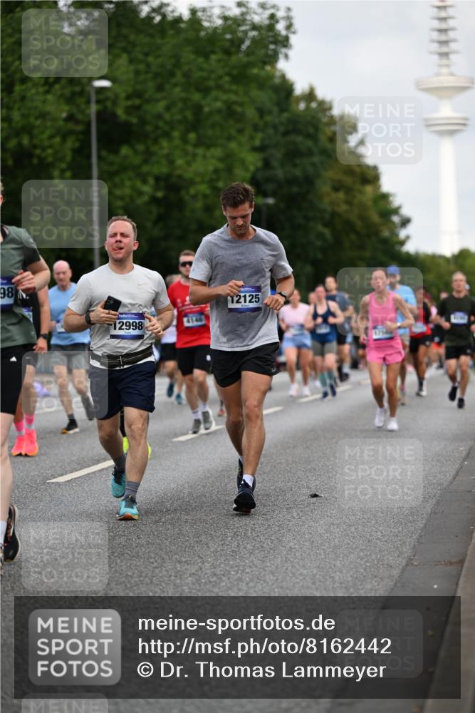 29.06.2025 - hella hamburg halbmarathon Dr. Thomas Lammeyer http://msf.ph/oto/8162442 29.06.2025 10:08:45 Kennedybrücke 1316, 1377, 1674, 2011, 2463, 2698, 3413, 3994, 4146, 4904, 5354, 5365, 5976, 6311, 6709, 8089, 8217, 9280, 10100, 10213, 10709, 10962 meine-sportfotos.de