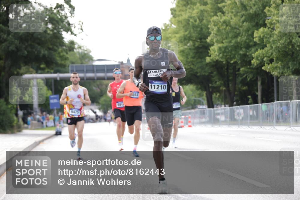 29.06.2025 - hella hamburg halbmarathon Jannik Wohlers http://msf.ph/oto/8162443 29.06.2025 09:40:09 Lombardsbrücke 34, 54, 5253, 6530, 6816, 9151, 9447, 9475, 11210, 12373, 12678, 14302, 16068, 16245, 16988, 18930 meine-sportfotos.de