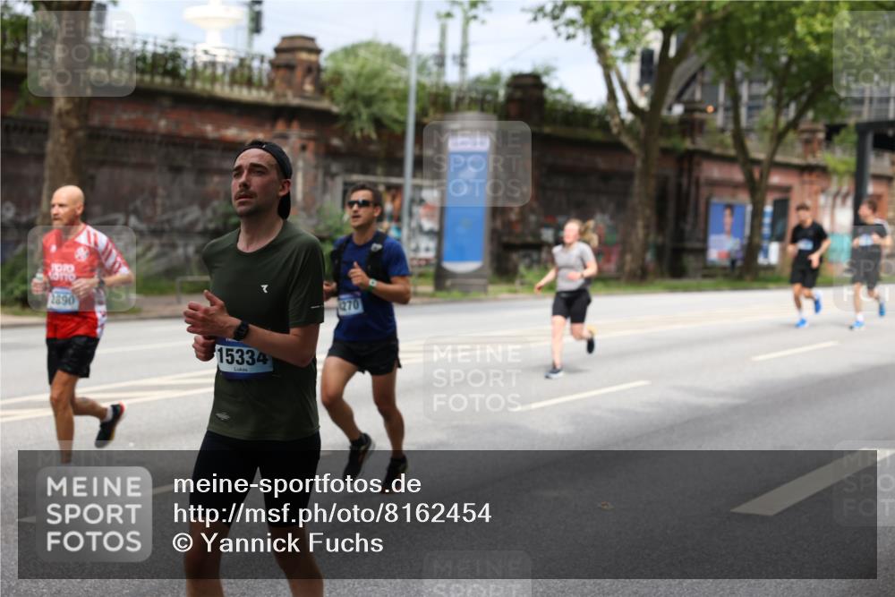 29.06.2025 - hella hamburg halbmarathon Yannick Fuchs http://msf.ph/oto/8162454 29.06.2025 10:39:32 20KM 1171, 1424, 2098, 2188, 2470, 2890, 2970, 3785, 3917, 4270, 4915, 4997, 5047, 5623, 6266, 6375, 6575, 6819, 7087, 7167, 7325, 7709, 7843, 8871, 9030, 9710, 9720, 10064, 10313, 10741, 11688, 12154, 12161, 12528, 12643, 12783, 13919, 15334, 15365, 15651, 15666, 15760, 16058, 16617, 16685, 16689, 16725, 16803, 16834, 17381, 17382, 17544, 17960, 18055, 18407, 18631, 18638, 18689, 18718, 19116 meine-sportfotos.de