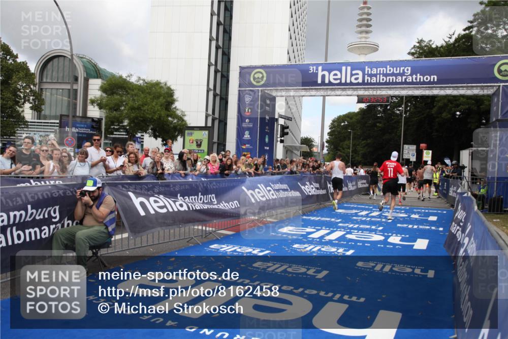 29.06.2025 - hella hamburg halbmarathon Michael Strokosch http://msf.ph/oto/8162458 29.06.2025 10:32:52 Ziel 6358, 7965, 8062, 13686, 14028, 15054, 16425, 17151, 18687 meine-sportfotos.de