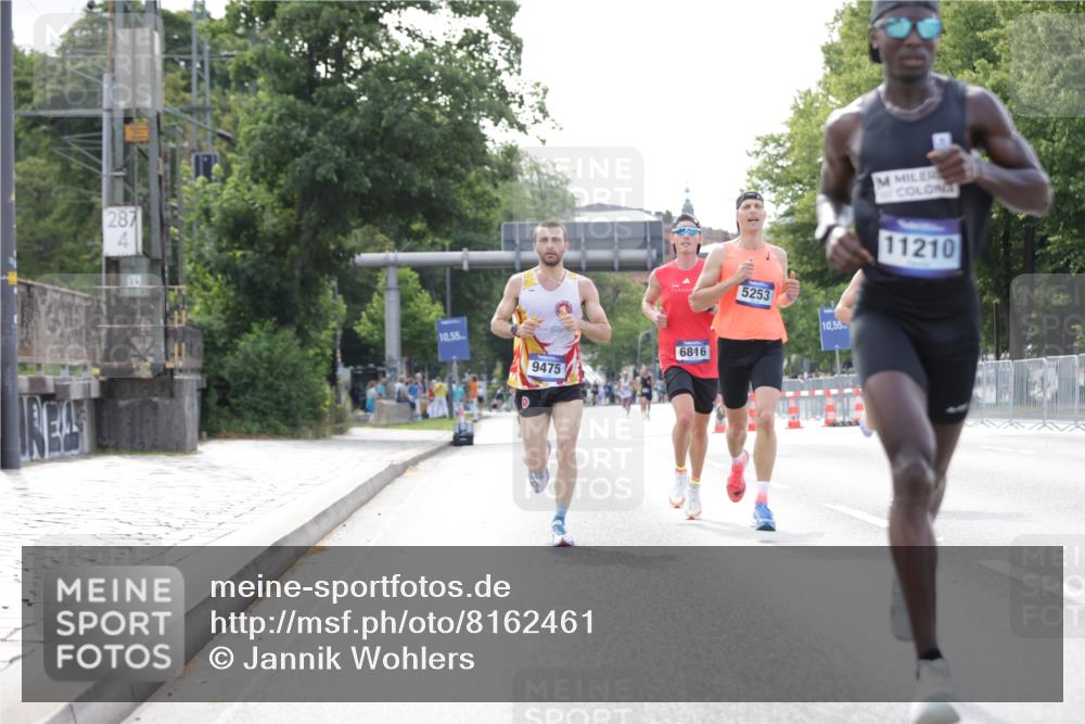 29.06.2025 - hella hamburg halbmarathon Jannik Wohlers http://msf.ph/oto/8162461 29.06.2025 09:40:10 Lombardsbrücke 34, 54, 5253, 6530, 6816, 9151, 9447, 9475, 11210, 12373, 12678, 14302, 16068, 16245, 16988, 18930 meine-sportfotos.de