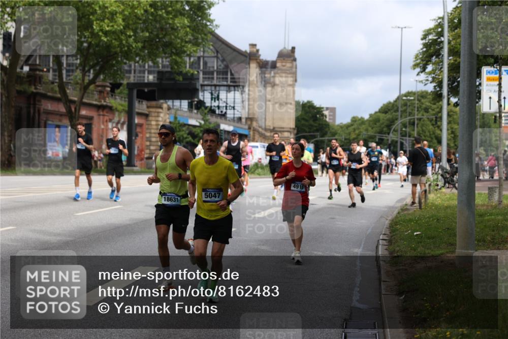 29.06.2025 - hella hamburg halbmarathon Yannick Fuchs http://msf.ph/oto/8162483 29.06.2025 10:39:32 20KM 1171, 1424, 2098, 2188, 2470, 2890, 2970, 3785, 3917, 4270, 4915, 4997, 5047, 5623, 6266, 6375, 6575, 6819, 7087, 7167, 7325, 7709, 7843, 8871, 9030, 9710, 9720, 10064, 10313, 10741, 11688, 12154, 12161, 12528, 12643, 12783, 13919, 15334, 15365, 15651, 15666, 15760, 16058, 16617, 16685, 16689, 16725, 16803, 16834, 17381, 17382, 17544, 17960, 18055, 18407, 18631, 18638, 18689, 18718, 19116 meine-sportfotos.de