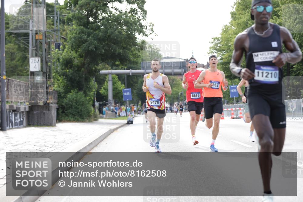 29.06.2025 - hella hamburg halbmarathon Jannik Wohlers http://msf.ph/oto/8162508 29.06.2025 09:40:10 Lombardsbrücke 34, 54, 5253, 6530, 6816, 9151, 9447, 9475, 11210, 12373, 12678, 14302, 16068, 16245, 16988, 18930 meine-sportfotos.de
