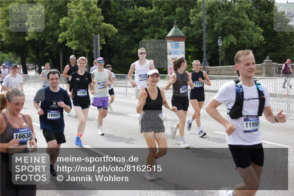 29.06.2025 - hella hamburg halbmarathon Jannik Wohlers http://msf.ph/oto/8162515 29.06.2025 10:20:11 Lombardsbrücke 1011, 1471, 2053, 2101, 2325, 2478, 2834, 3733, 3781, 4154, 4166, 4288, 4422, 4754, 4869, 5181, 5625, 6951, 7131, 8588, 9722, 10041, 10613, 10647, 11100, 11603, 11835, 11995, 12056, 12977, 14500, 14502, 14503, 14894, 15180, 15244, 15442, 15513, 16135, 16254, 16638, 17581, 17671, 17987, 18007, 18423, 18908, 19014, 19093 meine-sportfotos.de