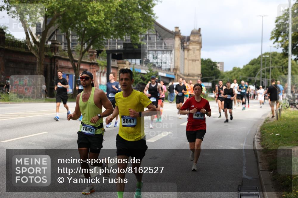 29.06.2025 - hella hamburg halbmarathon Yannick Fuchs http://msf.ph/oto/8162527 29.06.2025 10:39:33 20KM 1171, 1424, 2098, 2188, 2470, 2890, 2970, 3785, 3917, 4270, 4915, 4997, 5047, 5623, 5706, 6266, 6375, 6575, 6819, 7087, 7167, 7325, 7709, 7843, 8871, 9030, 9105, 9710, 9720, 10064, 10313, 10741, 11688, 12154, 12161, 12528, 12643, 12783, 13919, 15334, 15365, 15651, 15666, 15760, 16617, 16685, 16689, 16725, 16803, 16834, 17381, 17382, 17544, 17960, 18055, 18407, 18631, 18638, 18689, 18718, 19116 meine-sportfotos.de