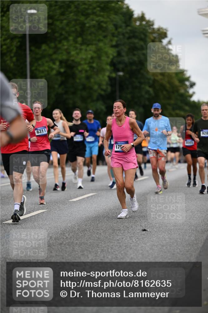 29.06.2025 - hella hamburg halbmarathon Dr. Thomas Lammeyer http://msf.ph/oto/8162635 29.06.2025 10:08:48 Kennedybrücke 1126, 1316, 1377, 1559, 1674, 2011, 2463, 2698, 3413, 3994, 4146, 4904, 5354, 5365, 6311, 8089, 8217, 9280, 10100, 10213, 10709, 10834, 10962 meine-sportfotos.de