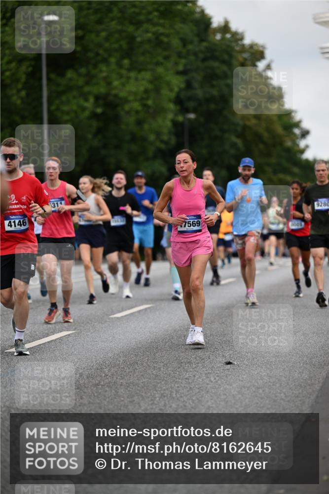29.06.2025 - hella hamburg halbmarathon Dr. Thomas Lammeyer http://msf.ph/oto/8162645 29.06.2025 10:08:48 Kennedybrücke 1126, 1316, 1377, 1559, 1674, 2011, 2463, 2698, 3413, 3994, 4146, 4904, 5354, 5365, 6311, 8089, 8217, 9280, 10100, 10213, 10709, 10834, 10962 meine-sportfotos.de