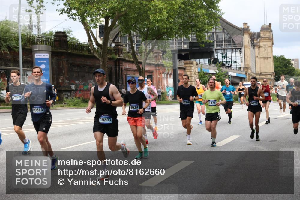 29.06.2025 - hella hamburg halbmarathon Yannick Fuchs http://msf.ph/oto/8162660 29.06.2025 10:39:36 20KM 1171, 1424, 2098, 2188, 2470, 3785, 3917, 4915, 4997, 5047, 5623, 5706, 6266, 6375, 6575, 6819, 6831, 7087, 7167, 7325, 7709, 7843, 8871, 9030, 9105, 9710, 9720, 10064, 10313, 10741, 11291, 11688, 12154, 12161, 12528, 12643, 12783, 13919, 15365, 15651, 15666, 15760, 16617, 16685, 16689, 16725, 16803, 16834, 17381, 17382, 17544, 17960, 18055, 18185, 18407, 18631, 18638, 18689, 18718, 18862, 19116 meine-sportfotos.de
