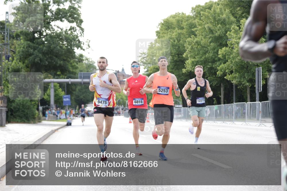 29.06.2025 - hella hamburg halbmarathon Jannik Wohlers http://msf.ph/oto/8162666 29.06.2025 09:40:10 Lombardsbrücke 34, 54, 5253, 6530, 6816, 9151, 9447, 9475, 11210, 12373, 12678, 14302, 16068, 16245, 16988, 18930 meine-sportfotos.de