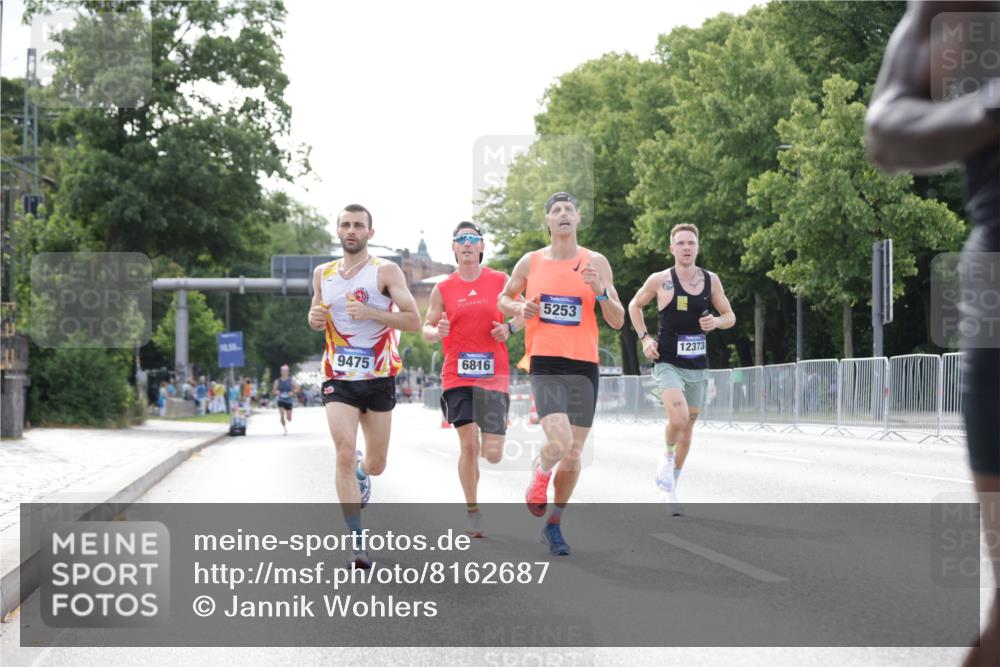 29.06.2025 - hella hamburg halbmarathon Jannik Wohlers http://msf.ph/oto/8162687 29.06.2025 09:40:11 Lombardsbrücke 34, 54, 5253, 6530, 6816, 9151, 9447, 9475, 11210, 11829, 12373, 12678, 14302, 16068, 16245, 16988, 18930 meine-sportfotos.de