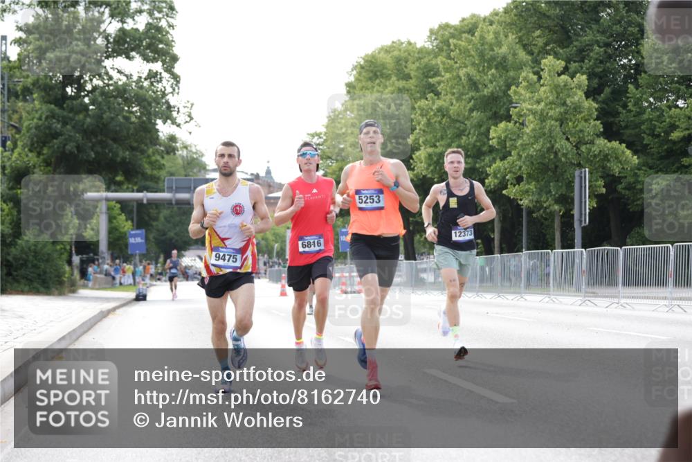 29.06.2025 - hella hamburg halbmarathon Jannik Wohlers http://msf.ph/oto/8162740 29.06.2025 09:40:11 Lombardsbrücke 34, 54, 5253, 6530, 6816, 9151, 9447, 9475, 11210, 11829, 12373, 12678, 14302, 16068, 16245, 16988, 18930 meine-sportfotos.de