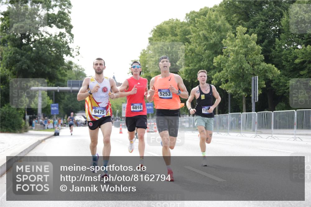 29.06.2025 - hella hamburg halbmarathon Jannik Wohlers http://msf.ph/oto/8162794 29.06.2025 09:40:11 Lombardsbrücke 34, 54, 5253, 6530, 6816, 9151, 9447, 9475, 11210, 11829, 12373, 12678, 14302, 16068, 16245, 16988, 18930 meine-sportfotos.de
