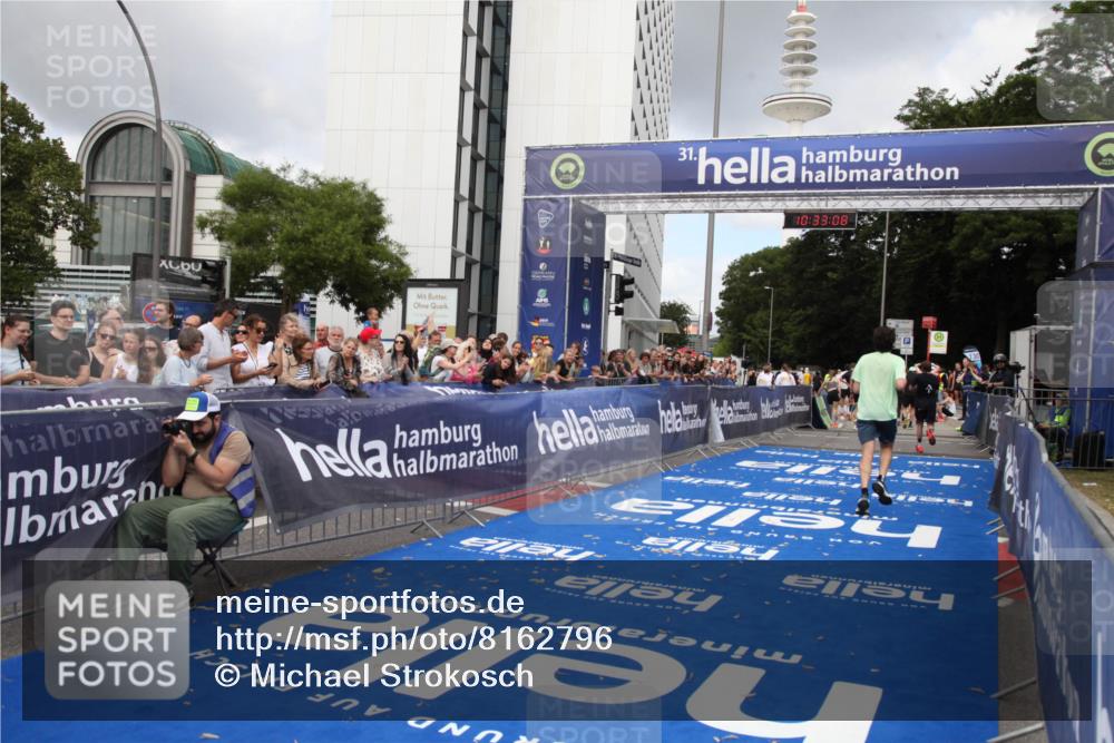 29.06.2025 - hella hamburg halbmarathon Michael Strokosch http://msf.ph/oto/8162796 29.06.2025 10:33:07 Ziel 11169, 14276, 17802, 18679 meine-sportfotos.de