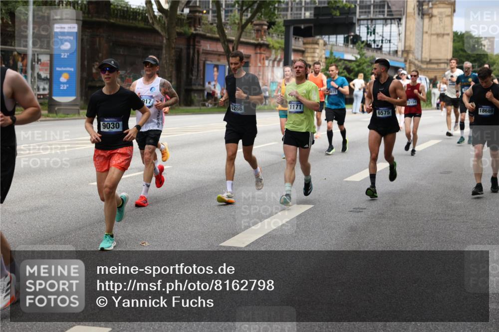 29.06.2025 - hella hamburg halbmarathon Yannick Fuchs http://msf.ph/oto/8162798 29.06.2025 10:39:37 20KM 1171, 2098, 2188, 2470, 3785, 3917, 4997, 5047, 5623, 5706, 6054, 6266, 6375, 6575, 6819, 6831, 7087, 7167, 7325, 7709, 7843, 8871, 9030, 9105, 9710, 9720, 10064, 10313, 10741, 11291, 11688, 12154, 12161, 12528, 12643, 12783, 13919, 15365, 15651, 15666, 15760, 16617, 16685, 16689, 16725, 16803, 16834, 17381, 17382, 17544, 17960, 18055, 18185, 18407, 18638, 18689, 18718, 18862, 19116 meine-sportfotos.de