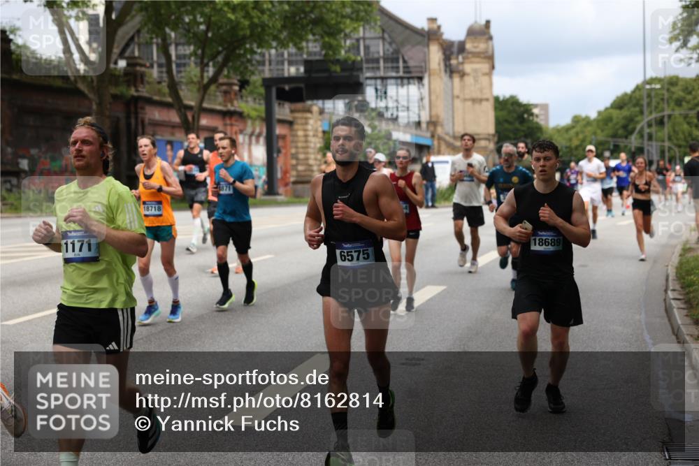 29.06.2025 - hella hamburg halbmarathon Yannick Fuchs http://msf.ph/oto/8162814 29.06.2025 10:39:38 20KM 1171, 2098, 2188, 2470, 3785, 3917, 4997, 5623, 5706, 6054, 6266, 6375, 6575, 6819, 6831, 7087, 7167, 7325, 7709, 7843, 8871, 9030, 9105, 9710, 9720, 10064, 10313, 10741, 11291, 11688, 12154, 12161, 12528, 12643, 12783, 13919, 15365, 15651, 15666, 15760, 16617, 16685, 16689, 16725, 16803, 16834, 17381, 17382, 17544, 17960, 18055, 18185, 18407, 18638, 18689, 18718, 18862, 19116 meine-sportfotos.de