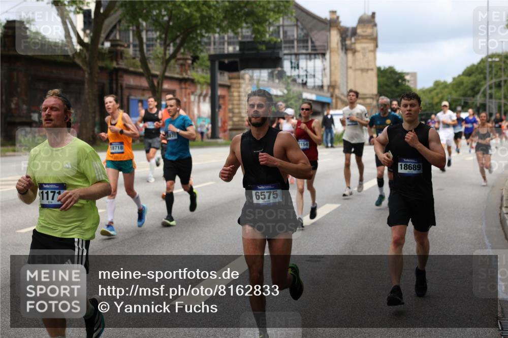 29.06.2025 - hella hamburg halbmarathon Yannick Fuchs http://msf.ph/oto/8162833 29.06.2025 10:39:38 20KM 1171, 2098, 2188, 2470, 3785, 3917, 4997, 5623, 5706, 6054, 6266, 6375, 6575, 6819, 6831, 7087, 7167, 7325, 7709, 7843, 8871, 9030, 9105, 9710, 9720, 10064, 10313, 10741, 11291, 11688, 12154, 12161, 12528, 12643, 12783, 13919, 15365, 15651, 15666, 15760, 16617, 16685, 16689, 16725, 16803, 16834, 17381, 17382, 17544, 17960, 18055, 18185, 18407, 18638, 18689, 18718, 18862, 19116 meine-sportfotos.de